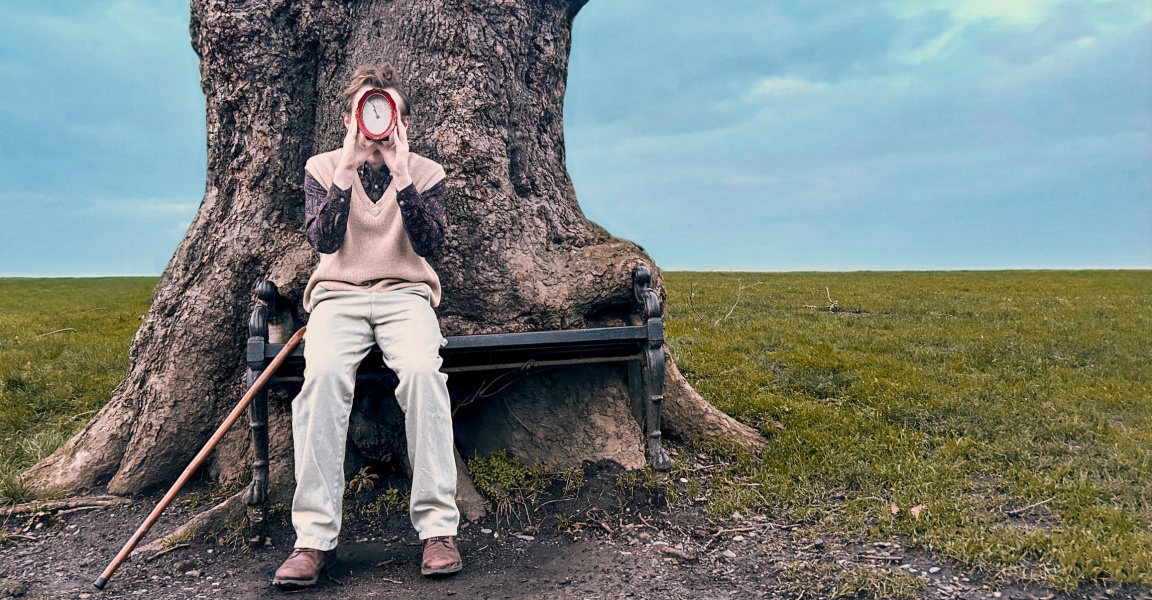 Yellowing Image 2314 x 1206 px