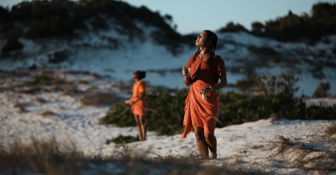 <p>Still from <i>The Kite Ballet</i> by Thaís Muniz.</p>