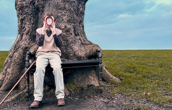 Yellowing Image 2314 x 1206 px