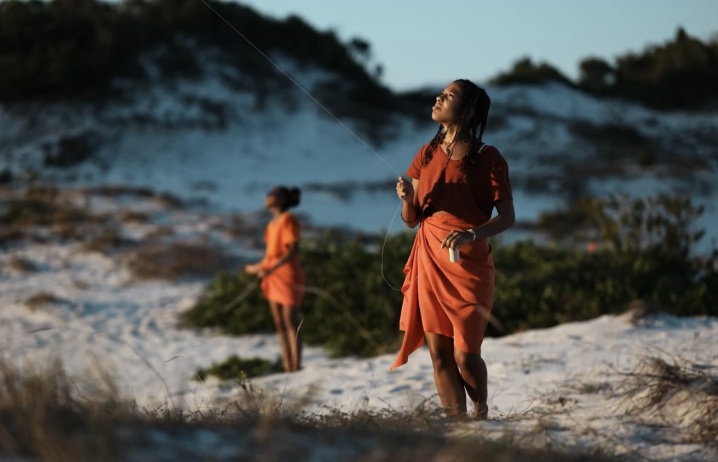 <p>Still from <i>The Kite Ballet</i> by Thaís Muniz.</p>