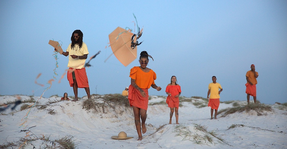 <p><i>The Kite Ballet </i>by Thaís Muniz. Photo by Antonello Veneri.</p>